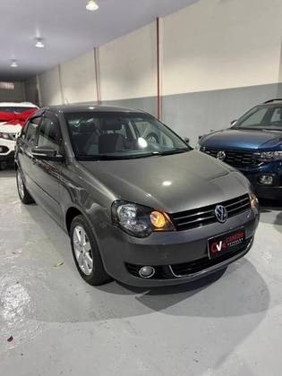 VOLKSWAGEN POLO SEDAN 1.6 MI 8V FLEX 4P MANUAL VOLKSWAGEN POLO SEDAN 1.6 MI 8V FLEX 4P MANUAL